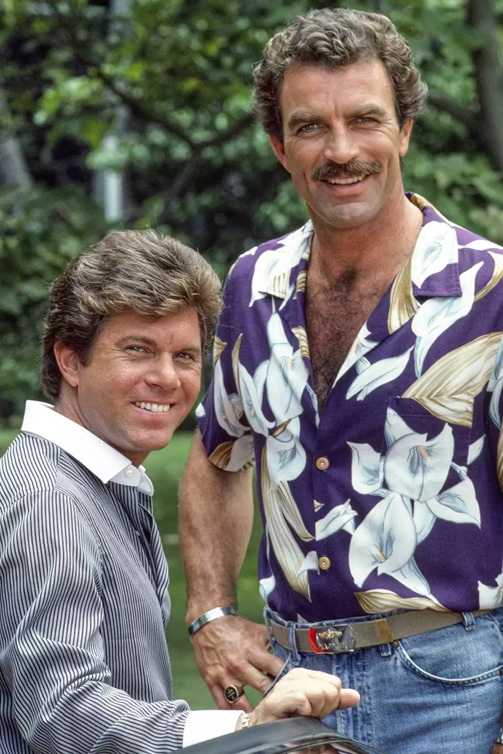 Larry Manetti (as Orville 'Rick' Wright) and Tom Selleck (as Magnum) in Magnum P.I.