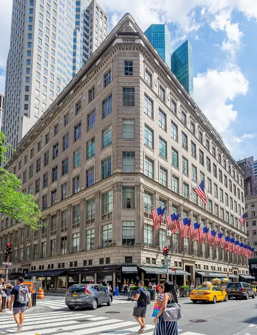 A photograph of Saks Fifth Avenue's flagship store on Fifth Avenue in New York City. 